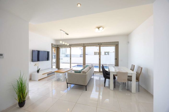 Image No.5-3 Bed Villa for sale