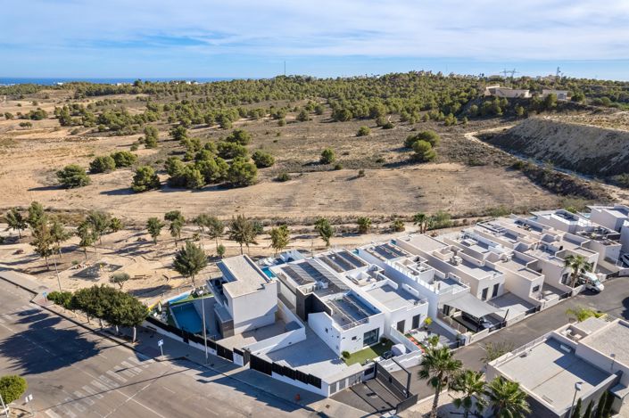 Image No.47-5 Bed Villa for sale