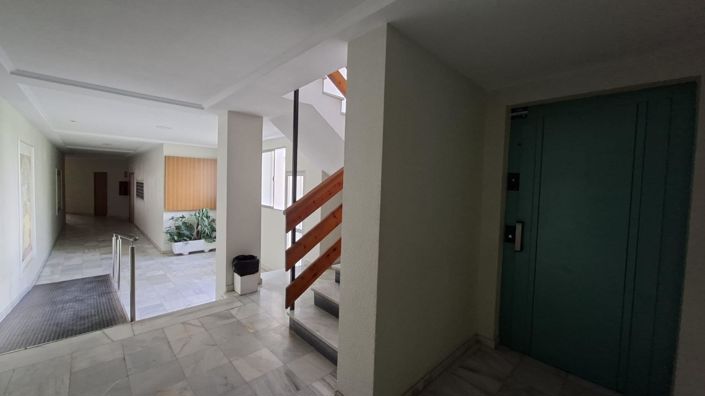 Image No.21-3 Bed Apartment for sale
