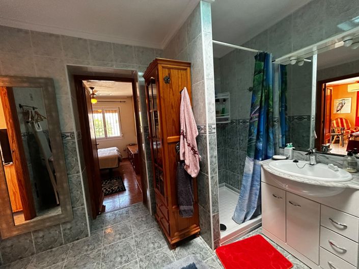 Image No.24-3 Bed Townhouse for sale