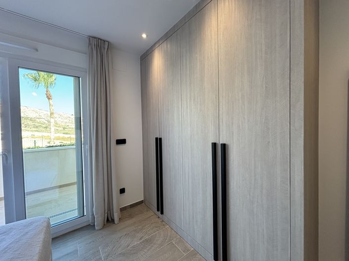 Image No.17-3 Bed Apartment for sale