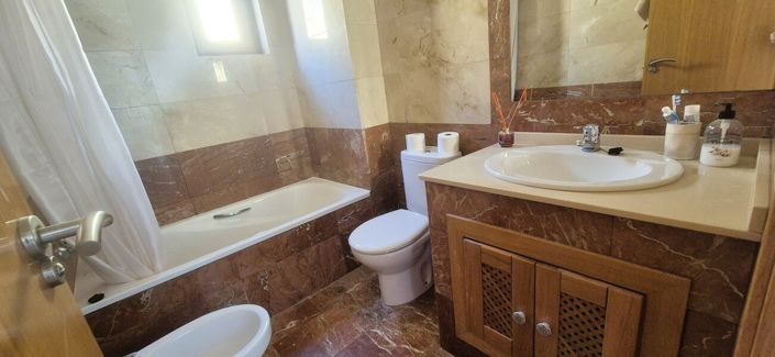 Image No.18-2 Bed Property for sale