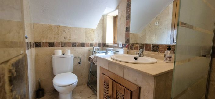Image No.21-2 Bed Property for sale