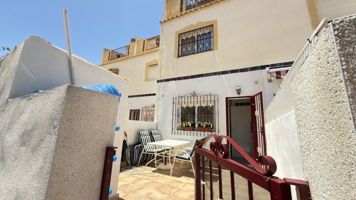 Image No.19-3 Bed Townhouse for sale