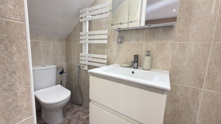 Image No.22-3 Bed Townhouse for sale