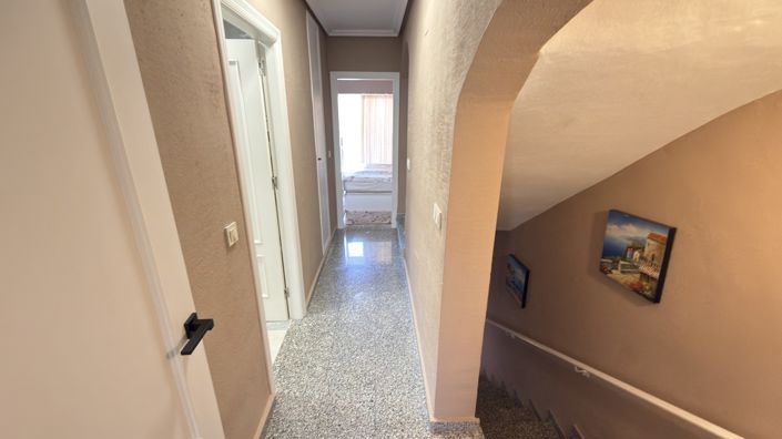 Image No.23-3 Bed Townhouse for sale