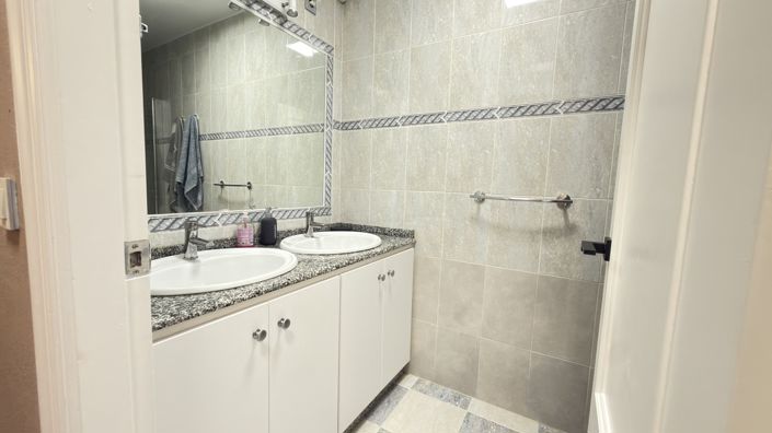 Image No.28-3 Bed Townhouse for sale