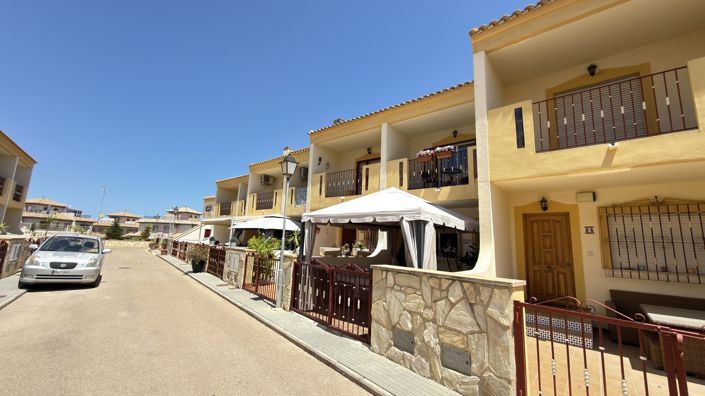 Image No.4-3 Bed Townhouse for sale