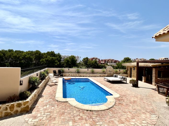 Image No.2-5 Bed Villa for sale
