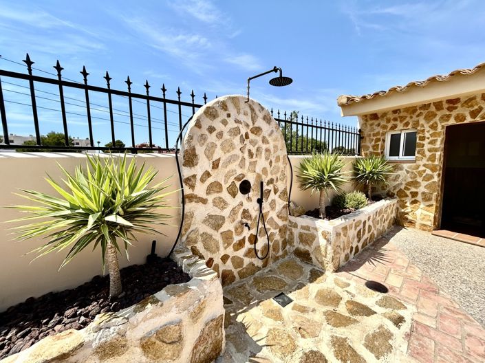 Image No.41-5 Bed Villa for sale