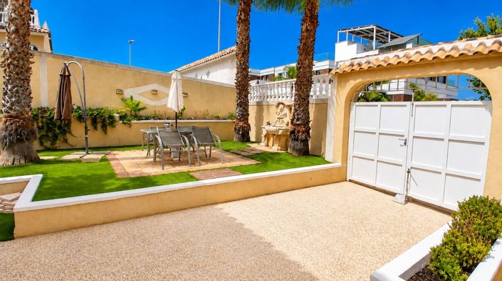 Image No.6-5 Bed Villa for sale