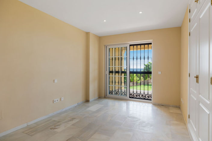 Image No.16-4 Bed Property for sale