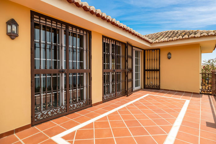 Image No.20-4 Bed Property for sale