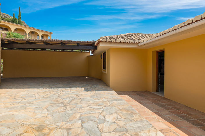 Image No.35-4 Bed Property for sale