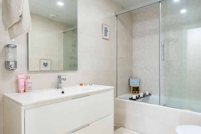 Image No.11-3 Bed Property for sale