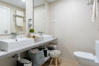 10-bb915d1cb19341576dcdc994b81ab9c5