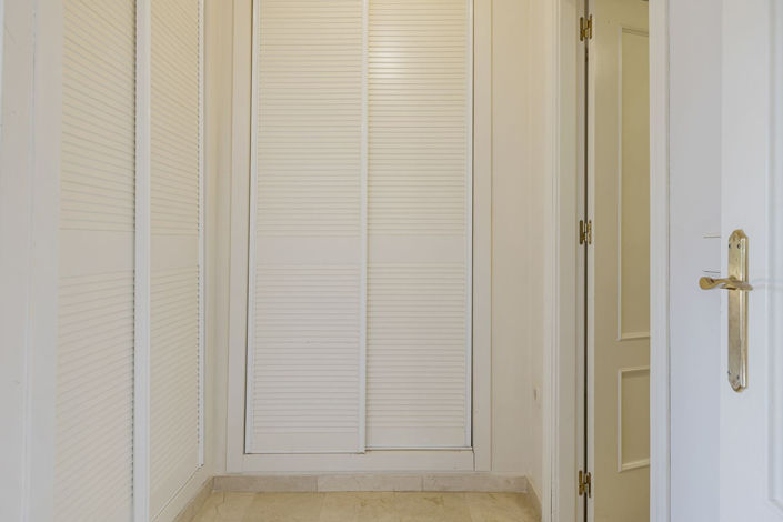 Image No.12-2 Bed Property for sale