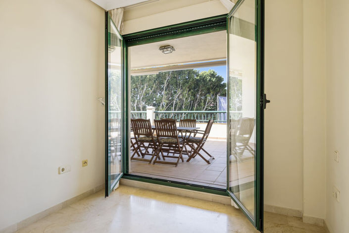 Image No.15-2 Bed Property for sale