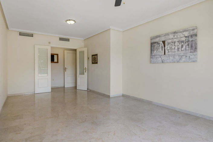 Image No.7-2 Bed Property for sale