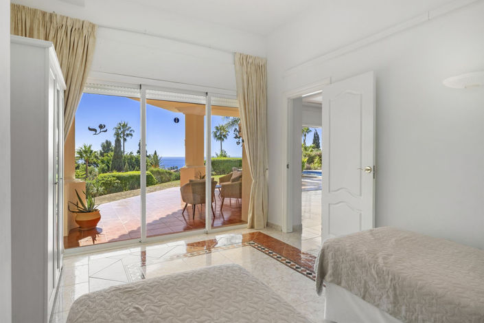 Image No.14-5 Bed Property for sale