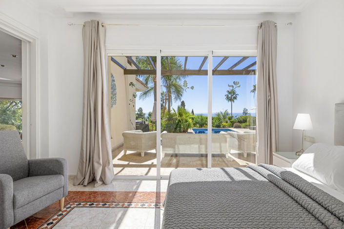 Image No.31-5 Bed Property for sale