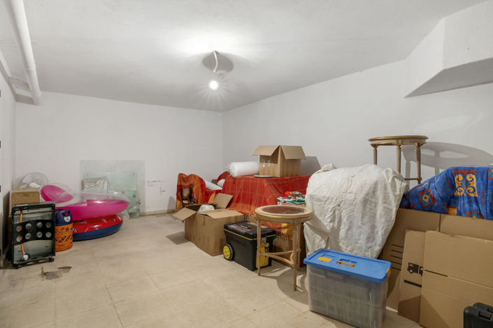 Image No.47-5 Bed Property for sale