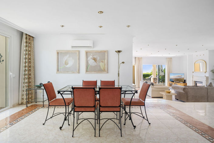 Image No.8-5 Bed Property for sale