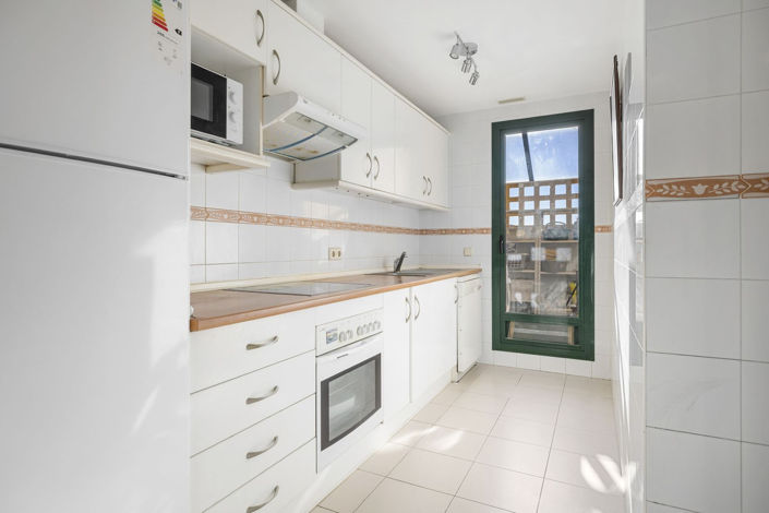 Image No.11-2 Bed Property for sale