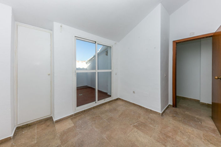 Image No.25-4 Bed Property for sale