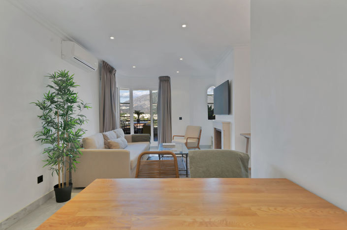 Image No.10-2 Bed Property for sale