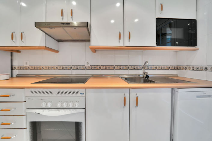 Image No.14-2 Bed Property for sale