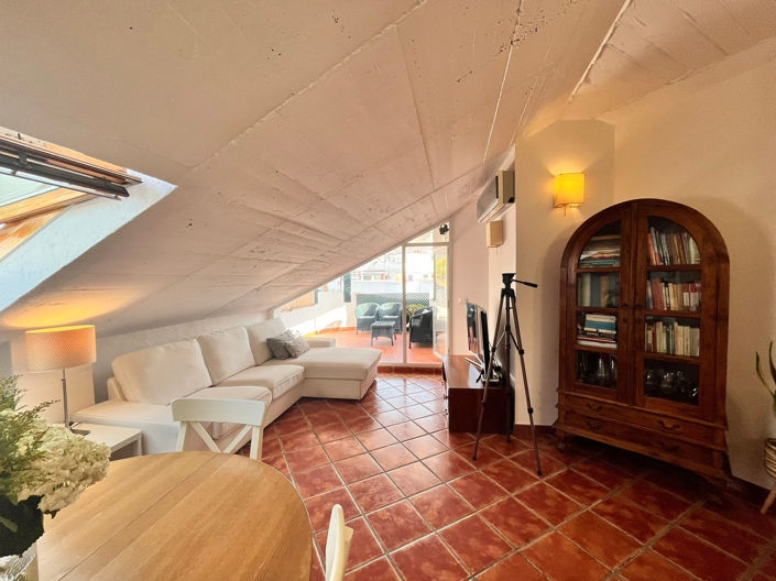 Image No.11-2 Bed Property for sale