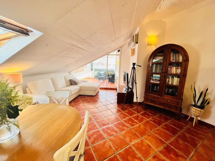 Image No.13-2 Bed Property for sale