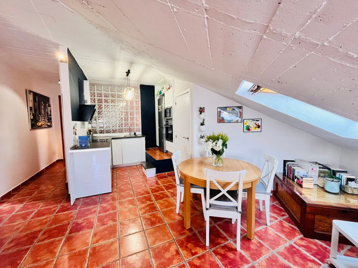 Image No.16-2 Bed Property for sale