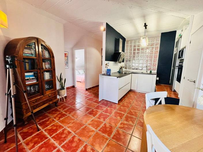 Image No.19-2 Bed Property for sale