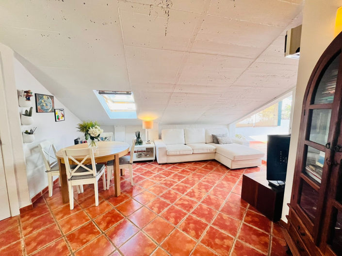 Image No.20-2 Bed Property for sale