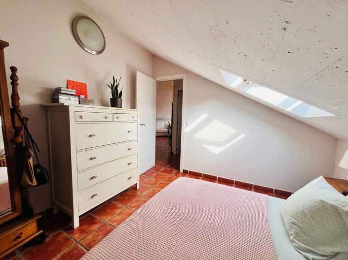 Image No.31-2 Bed Property for sale