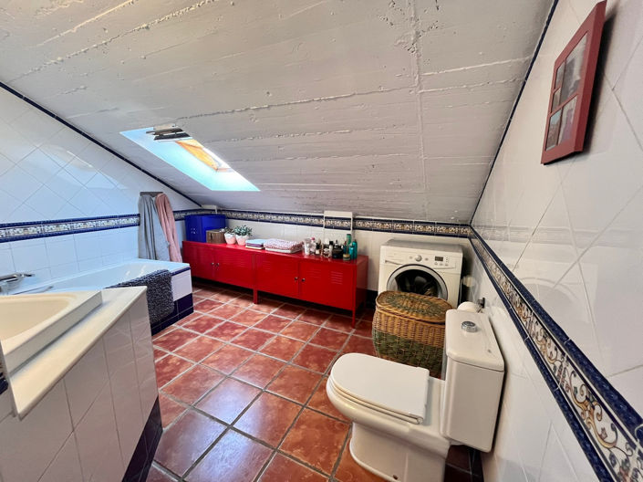 Image No.39-2 Bed Property for sale