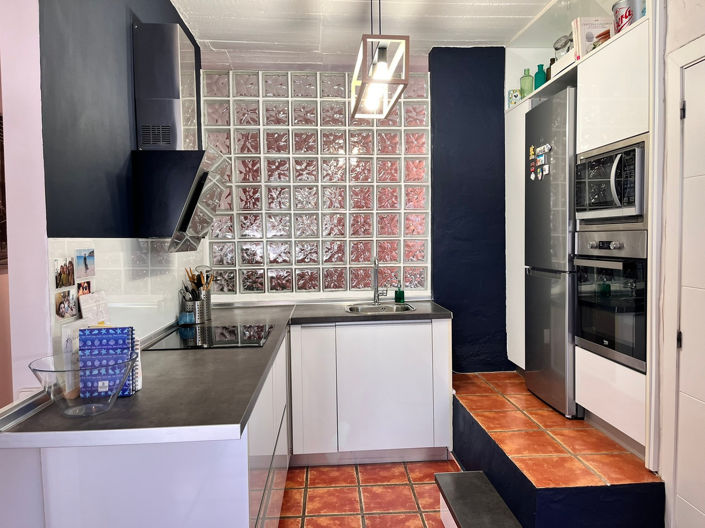 Image No.7-2 Bed Property for sale