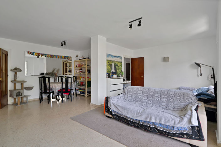 Image No.12-3 Bed Property for sale