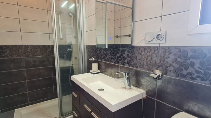 Image No.23-2 Bed Property for sale