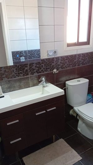 Image No.27-2 Bed Property for sale