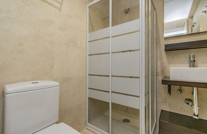 Image No.33-2 Bed Property for sale