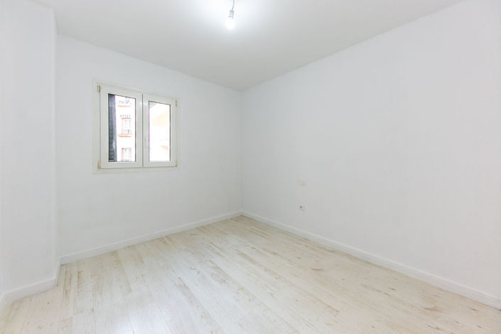 Image No.25-3 Bed Property for sale