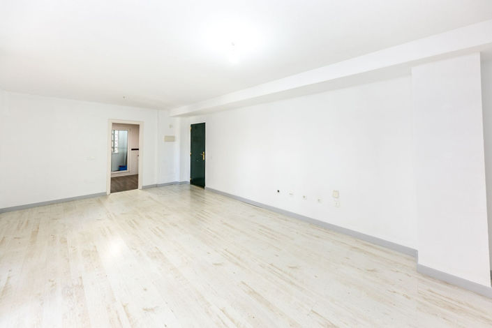 Image No.8-3 Bed Property for sale