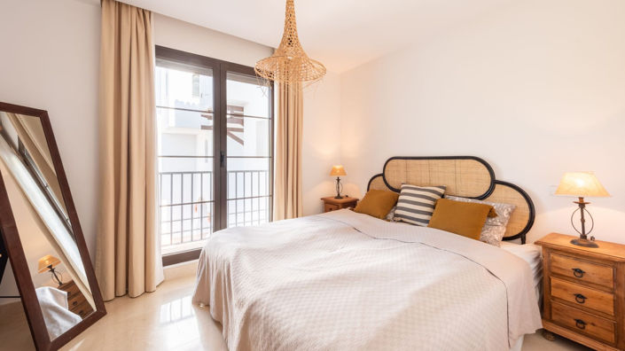 Image No.14-2 Bed Property for sale