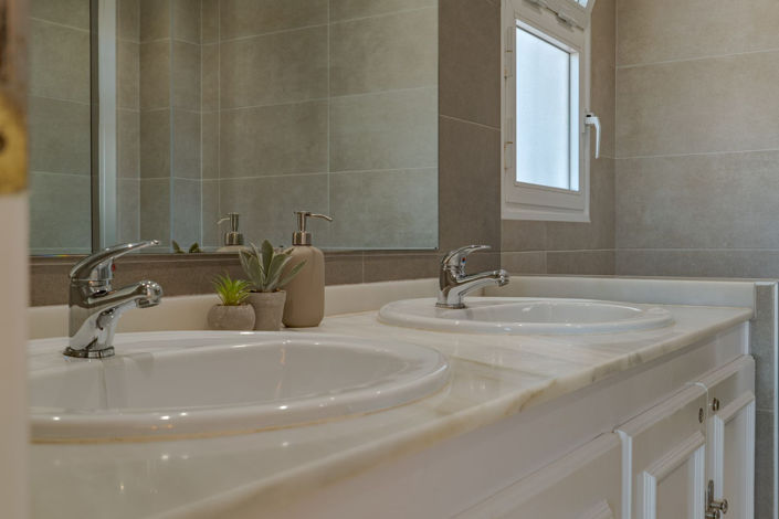 Image No.49-3 Bed Property for sale