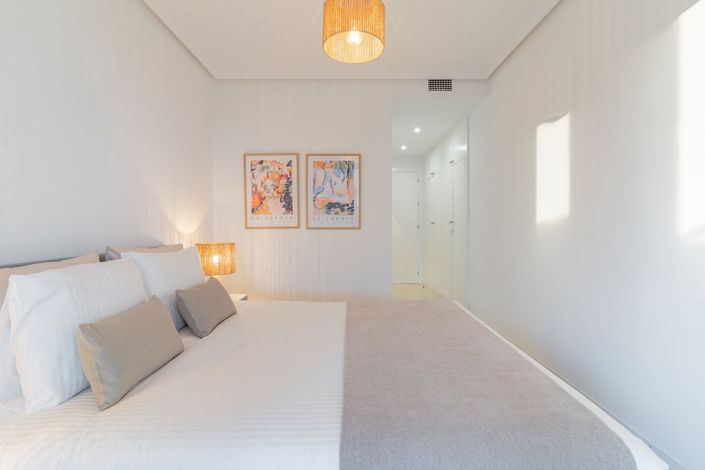 Image No.12-2 Bed Property for sale