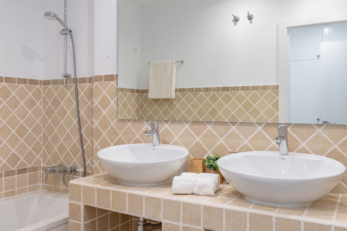 Image No.16-2 Bed Property for sale