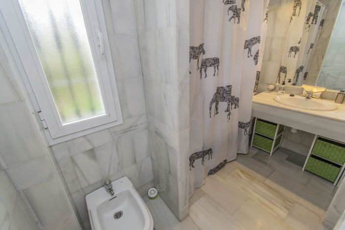 Image No.14-2 Bed Property for sale